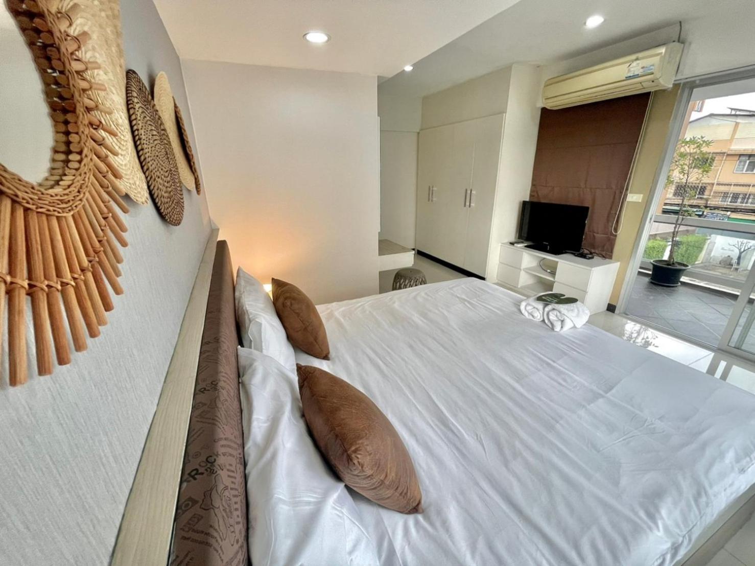 Baan Sabai Rama IV Apartment 방콕 외부 사진