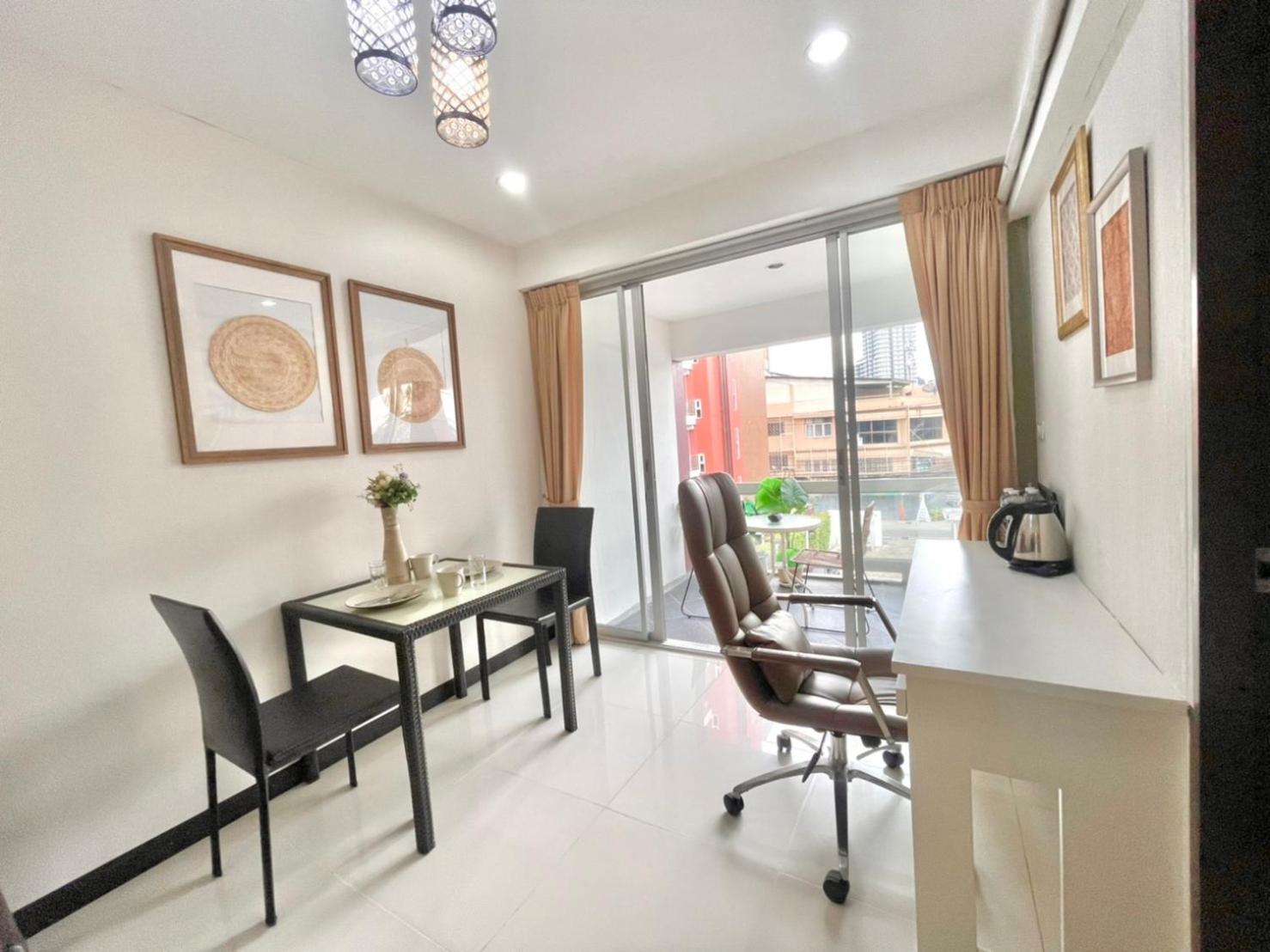 Baan Sabai Rama IV Apartment 방콕 외부 사진