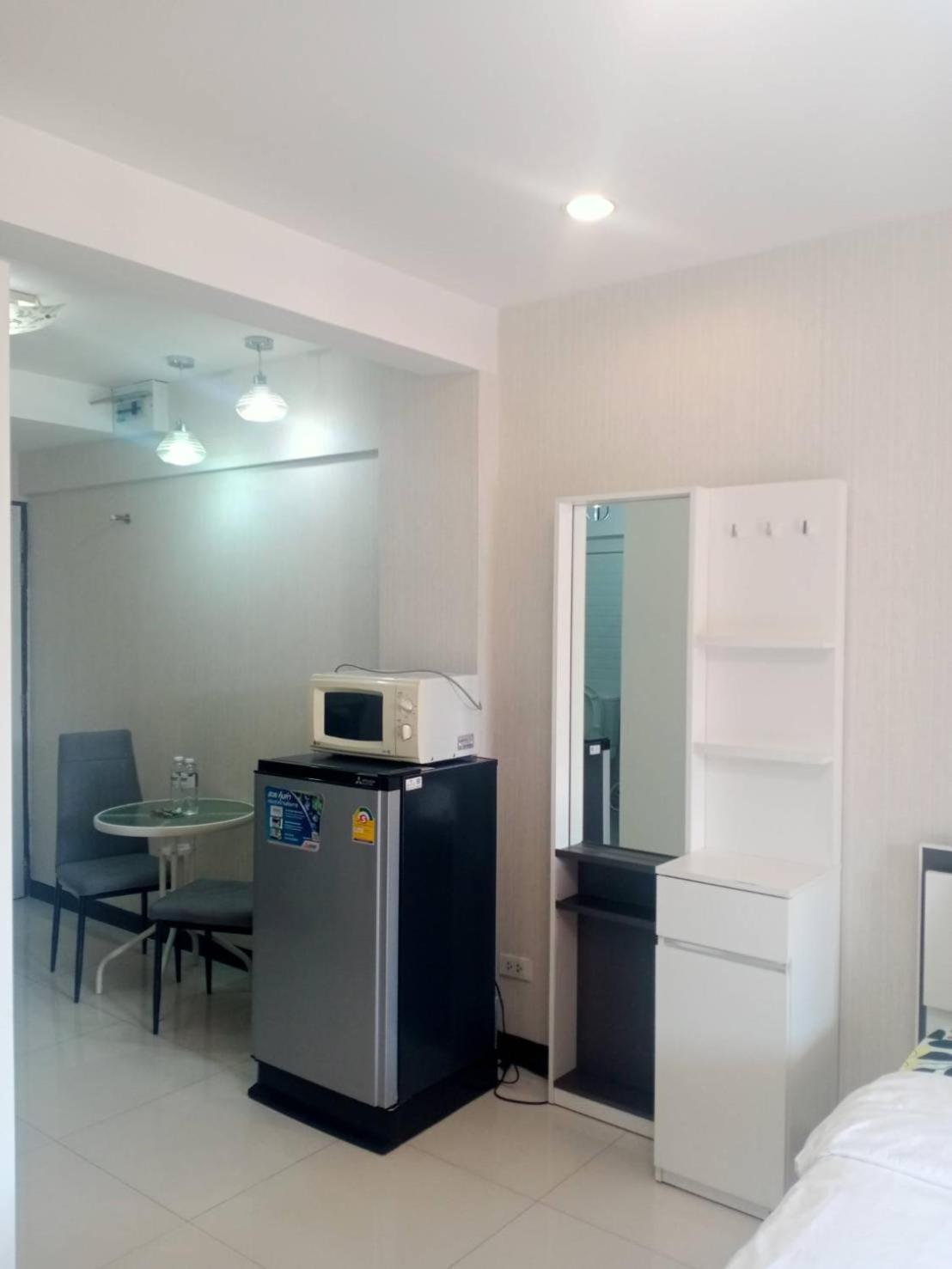 Baan Sabai Rama IV Apartment 방콕 외부 사진