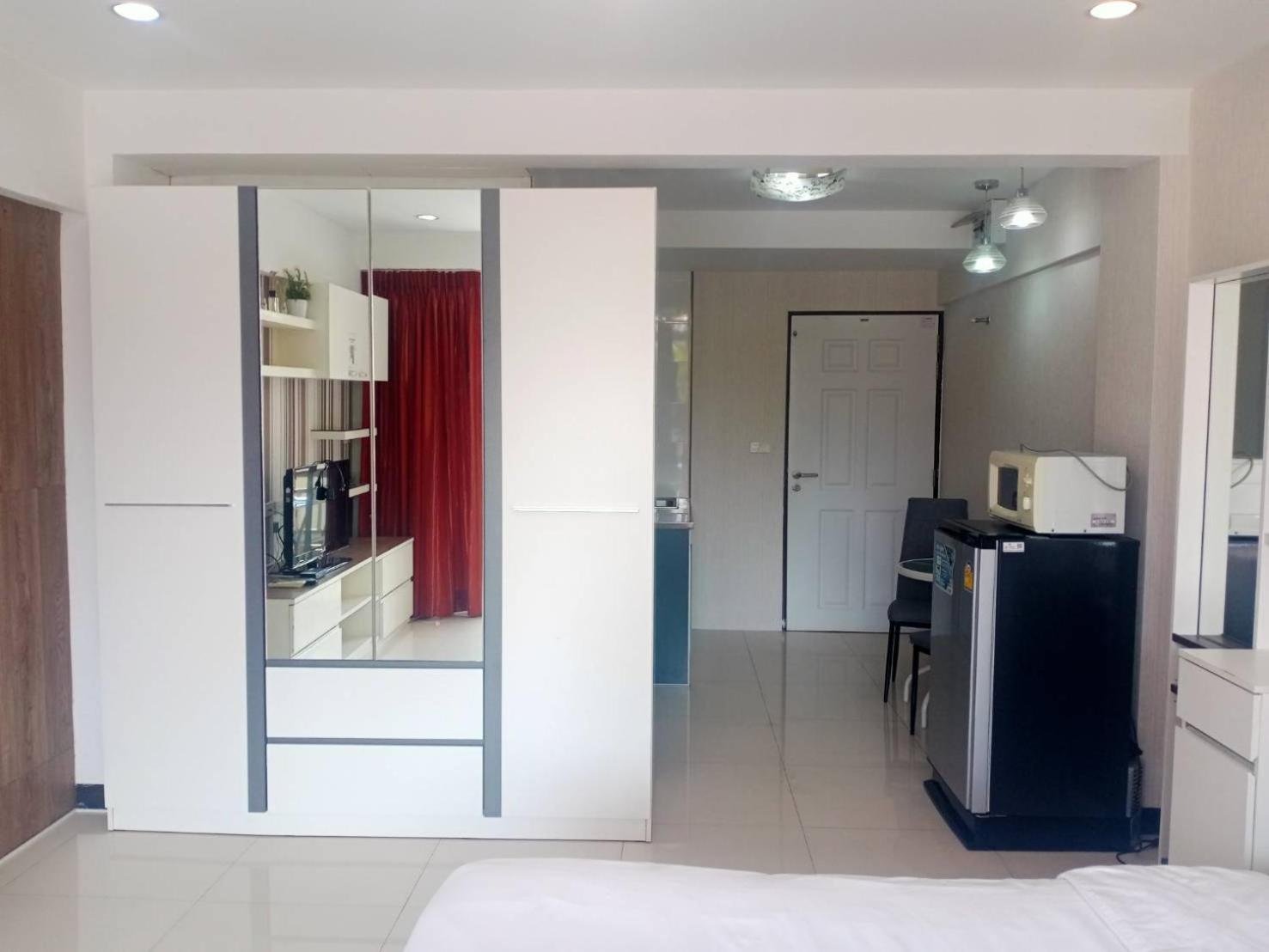 Baan Sabai Rama IV Apartment 방콕 외부 사진