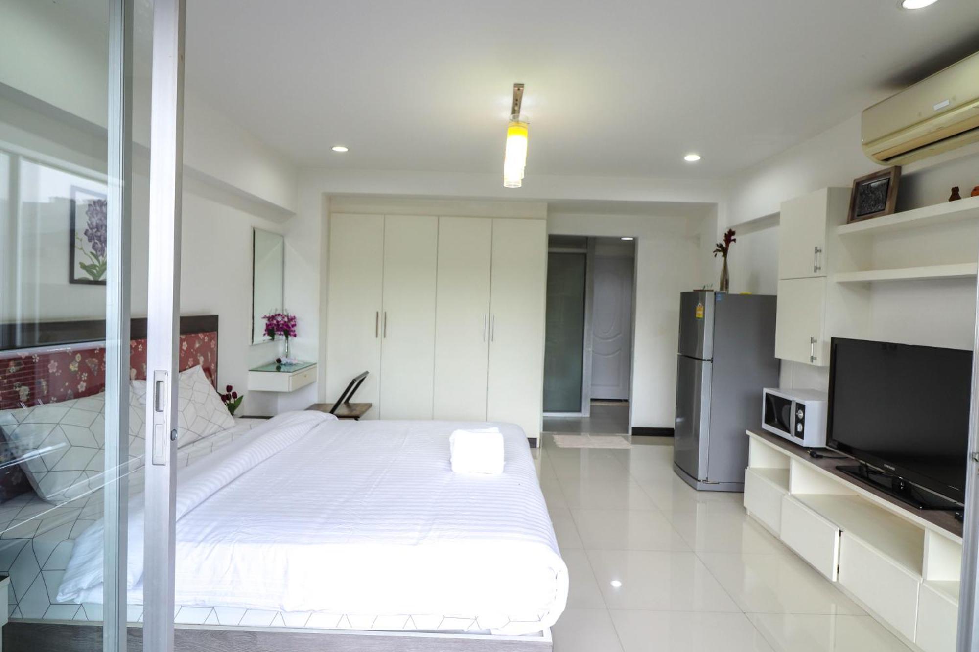 Baan Sabai Rama IV Apartment 방콕 외부 사진