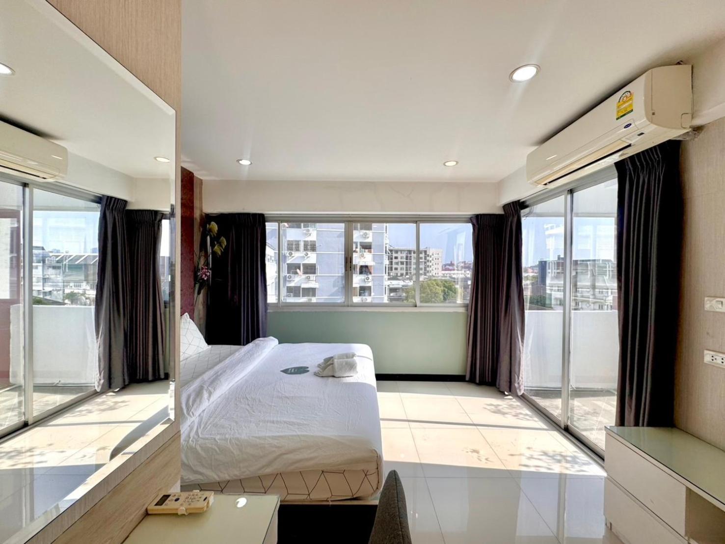 Baan Sabai Rama IV Apartment 방콕 외부 사진