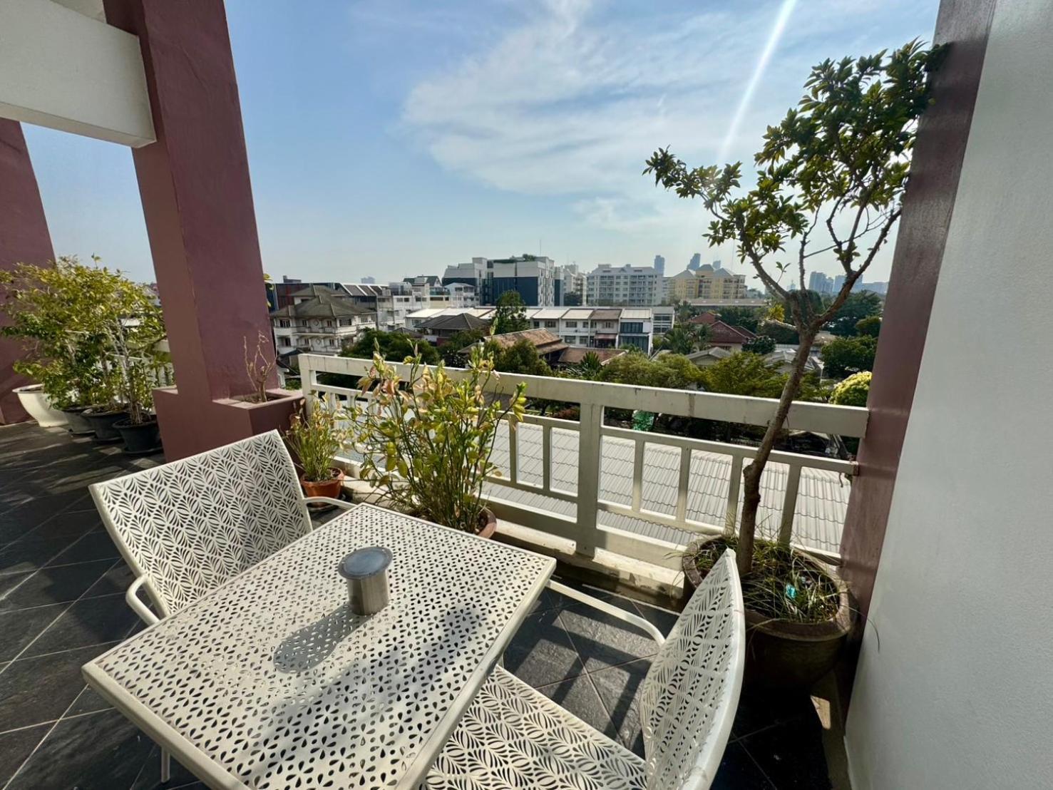 Baan Sabai Rama IV Apartment 방콕 외부 사진